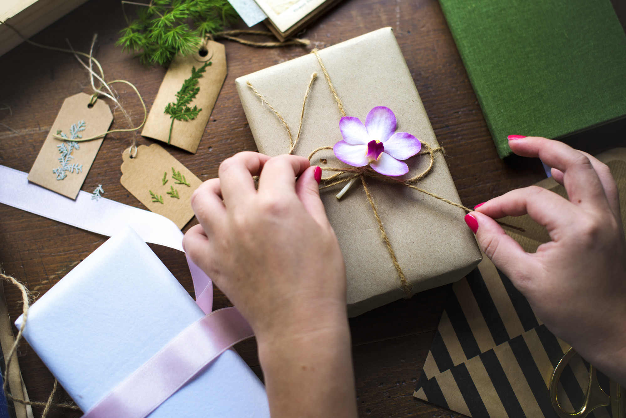 10 Beautiful Handmade Gift Ideas | Holiday Gift Guide - Laura Jade Prado